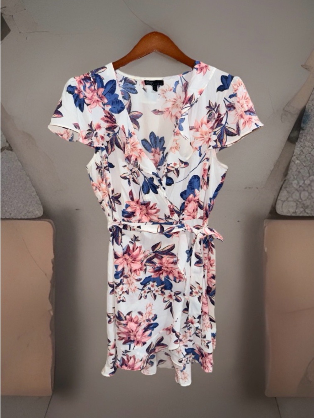 NwoT BeBop Women’s White Wrap Mini Dress w/Pink & Blue Floral Print-L